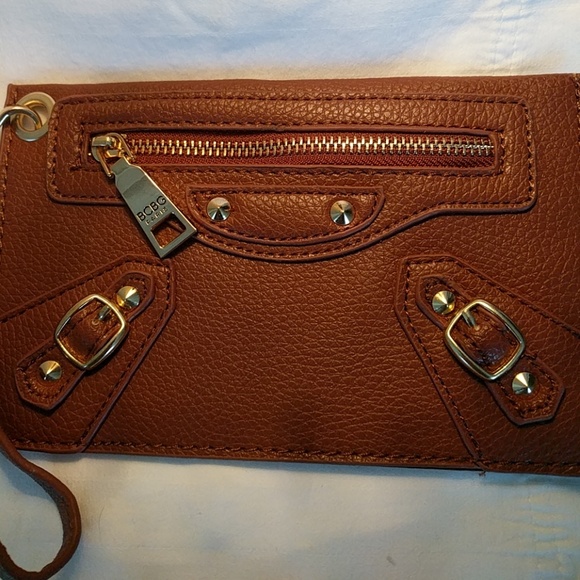 BCBG Handbags - BCBG wristlet/wallet purse